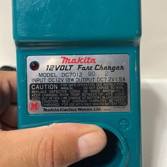 Makita Fast Charger Model DC7012. Connects to car port - Picture 5 of 5